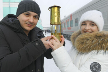 В Омскую область прибыл огонь Всероссийского семейного очага «Сердце России»