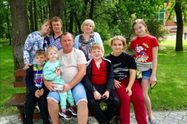 Приемная семья из Александрово-Гайского района представит регион на полуфинале всероссийского конкурса