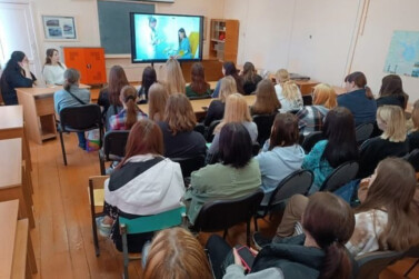 Вопросы репродуктивного здоровья обсудили со студентками Валдайского аграрного техникума