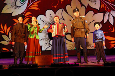 Крепка семья — сильна Россия!