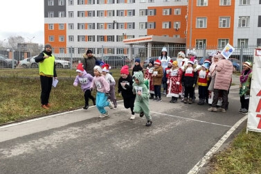 В Рязани провели забег, посвященный дню рождения Деда Мороза