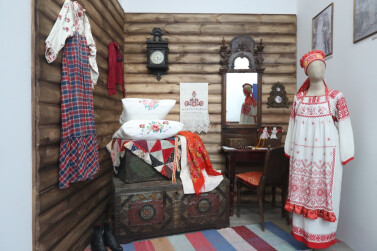 В Кемерове открылись выставки «Мужчина. Охотник. Воин» и «Женщина – хранительница очага»