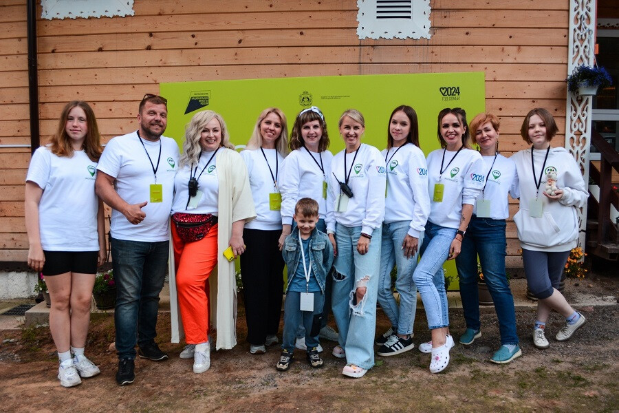 35 молодых семей стали участниками экологического семейного лагеря «Экосмена»