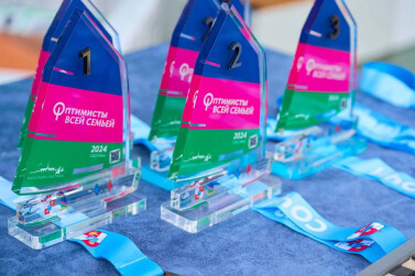 Всей семьей «Оптимисты»