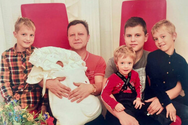 Семья Толокольниковых из Оренбургского района удостоена медали ордена «Родительская слава»