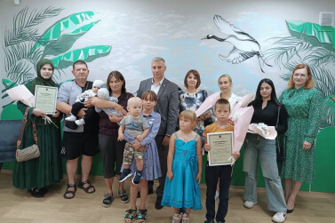 Боровичские семьи с детьми получили средства на улучшение жилищных условий