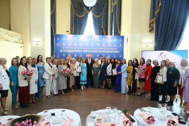 В Год семьи губернатор Астраханской области встретился с лидерами движения «В поддержку женских инициатив»