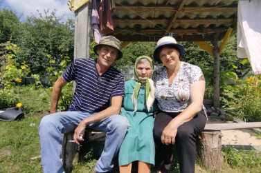 Семья для бабушки