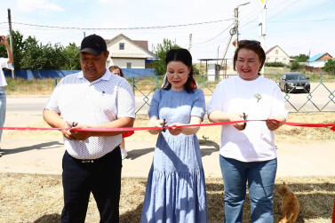 В Калмыкии появился сквер счастливых семей 