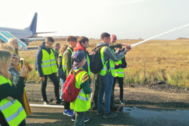 Юные омичи совершат экскурсию в аэропорт им. Д.М. Карбышева