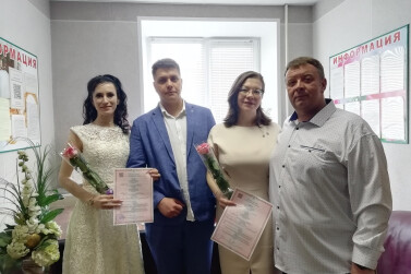 В Коряжме брат и сестра сыграли свадьбы в один день