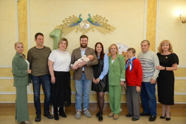 В Ангарске в торжественной обстановке выдали свидетельство о рождении