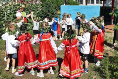 В детских садах Абакана отметили День семьи, любви и верности и День Ивана Купала
