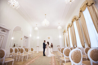 177 новгородских пар поженились в мае