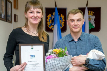 В Новгородской области подвели промежуточные итоги проекта по повышению рождаемости