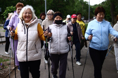 В Калмыкии стартовал республиканский флешмоб по скандинавской ходьбе