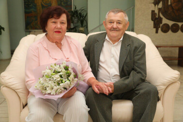 Супруги Новиковы из Курска отметили золотую свадьбу