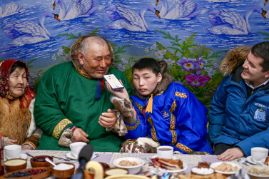 Владимир Путин поздравил семью оленеводов с золотой свадьбой