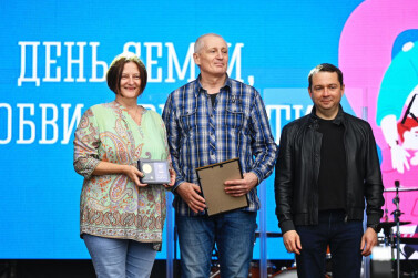 Семейным парам Мурманской области вручали медали «За любовь и верность»