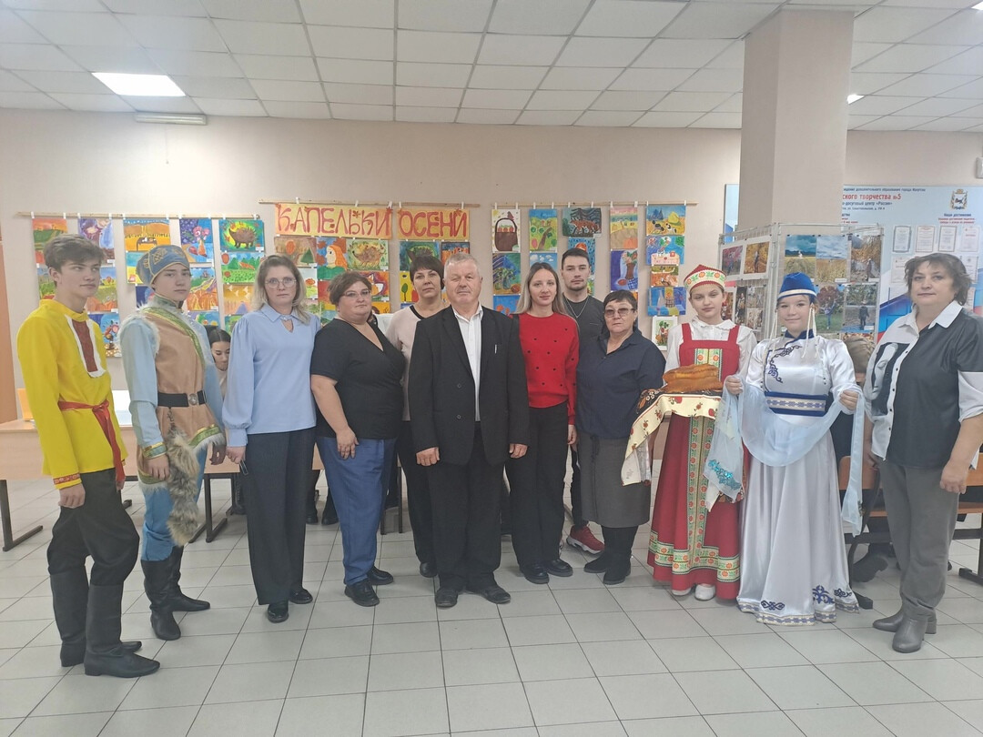 Хоровод дружбы и сибирский квиз: в Иркутске отметили День работника дополнительного образования