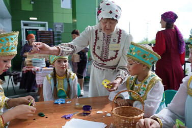 В Год семьи в Кузбассе выбрали лучшую «Золотую прялицу»