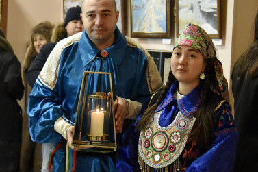 Хакасия приняла лампаду с огнем Всероссийского семейного очага — символом Года семьи в России