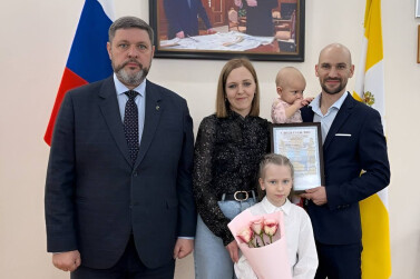 В Кировском округе 49 молодых семей получили жилищные сертификаты