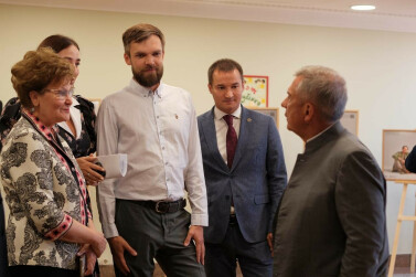 Глава Татарстана посетил фотовыставку «Семейный код»