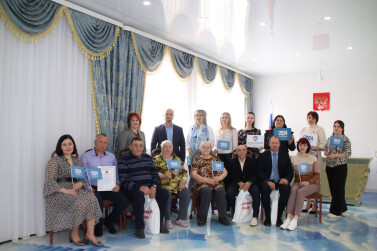 Краснинском районе чествовали юбиляров супружеской жизни