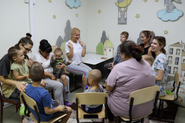 В Саяногорском реабилитационном центре бесплатно помогают родителям с детьми раннего возраста