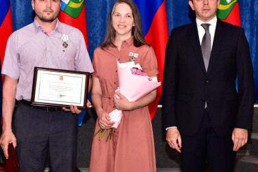 Орловскую семью Мещанкиных наградили орденом «Родительская слава» 