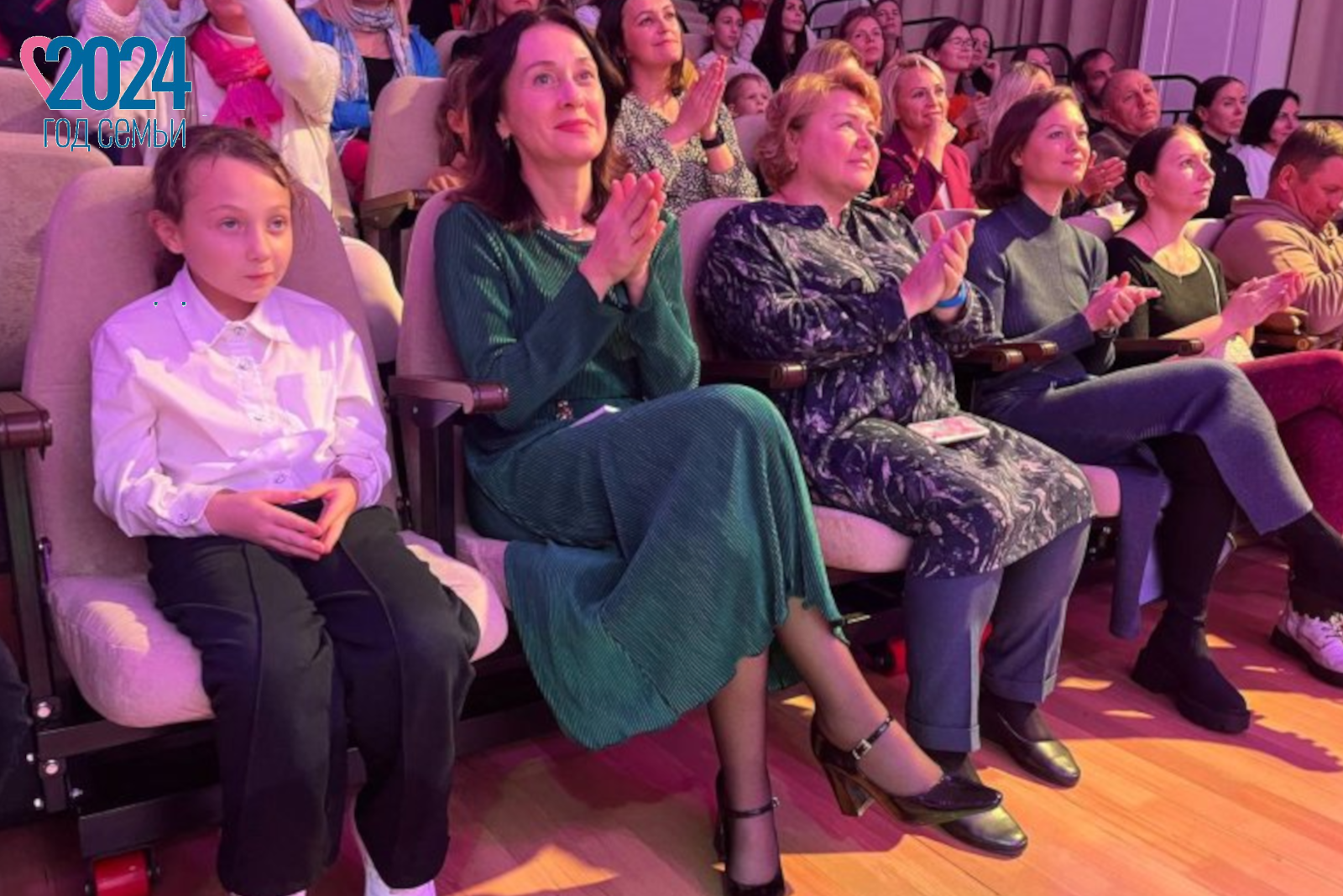В Севастопольской детской школе искусств состоялся концерт ко Дню матери