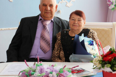 Супруги из Брянской области отметили изумрудную свадьбу