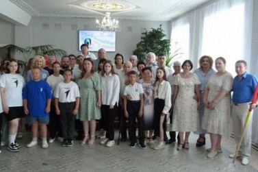 Представителя духовенства поздравили орловские семьи-юбиляров супружеской жизни