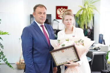 Мать 10 детей из Кузбасса получила федеральную награду 