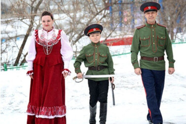 Семья из Алтайского края продвигает культуру казачества с помощью музыки