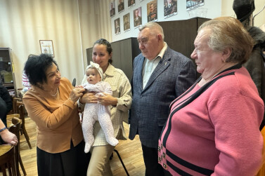 Юбиляры семейной жизни поделились опытом с молодыми супругами