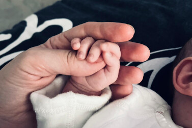 Более 1200 семей получили выплаты на первенцев в Хабаровском крае в 2024 году