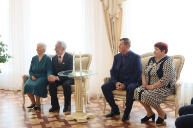 В мичуринском ЗАГСе поздравили юбиляров семейной жизни