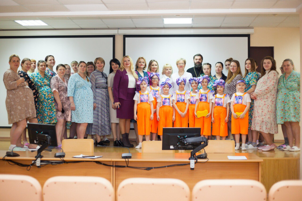 Счастье внутри нас: в Курской области отметили День беременных