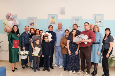 В Международный День семьи в перинатальном центре прошла торжественная выписка новорожденных