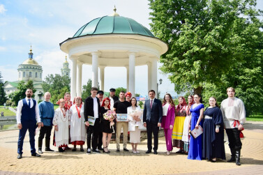 Орловские молодожены получили сертификаты на свадебное путешествие