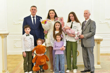 С пополнением!