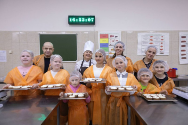 Вишенка на торте