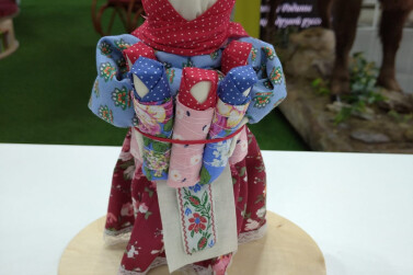 Орловцы научили гостей Выставки «Россия» делать семейный оберег 