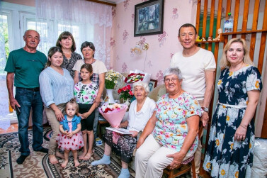 Жительницу Нижнекамска поздравили с 95-летием