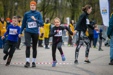 В Великом Новгороде прошла 76-я традиционная легкоатлетическая эстафета, посвященная Дню Победы