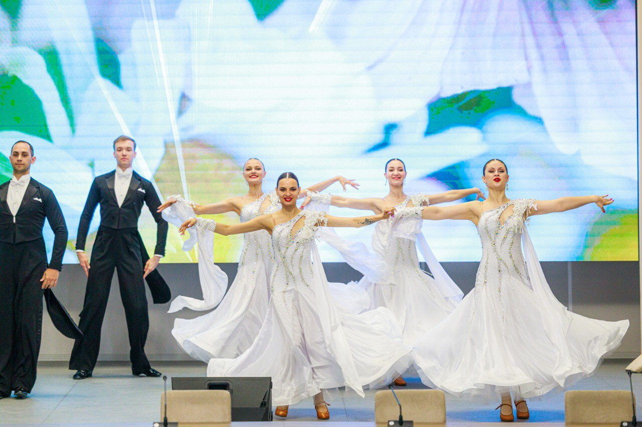 25 многодетных семей из Липецкой области отметили региональной премией