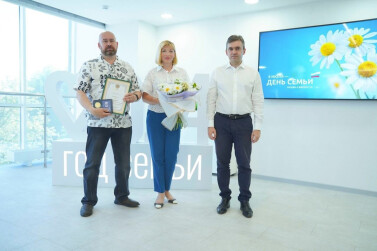 5 супружеских пар наградили медалями «За любовь и верность»
